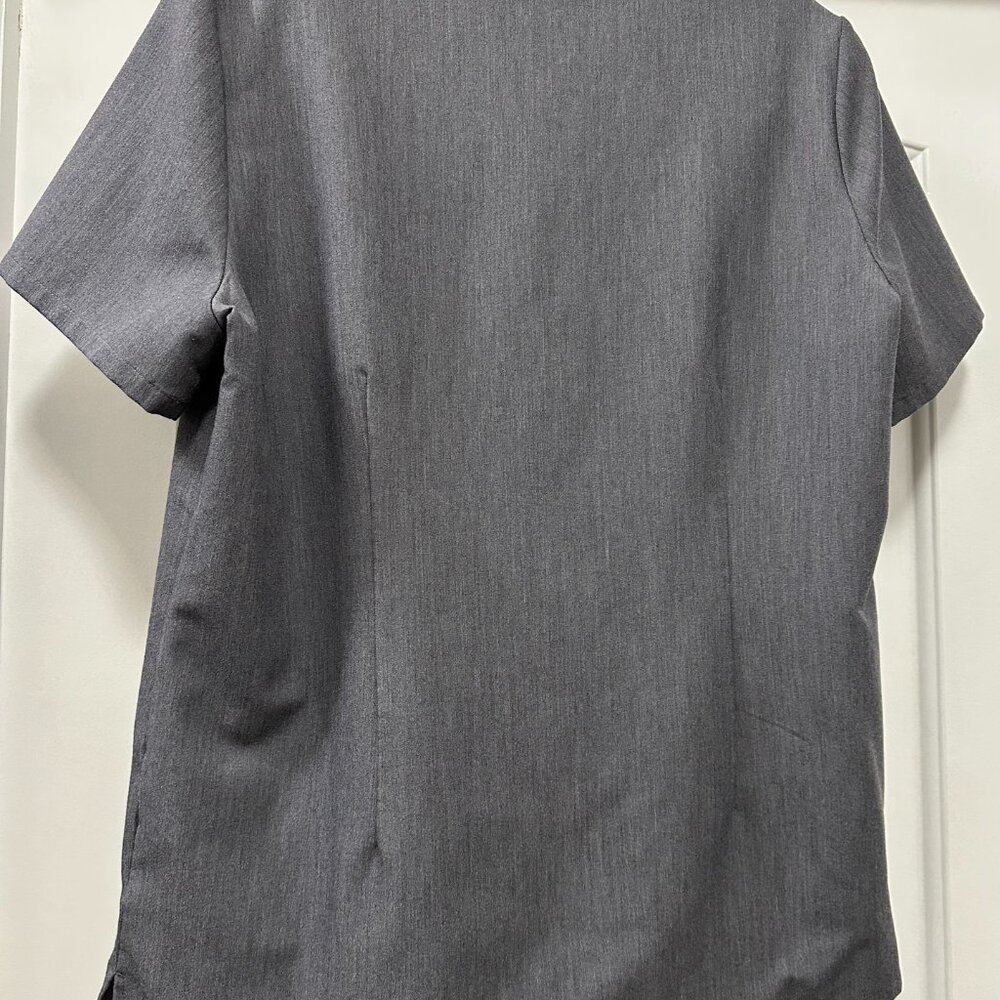 FIGS Women's Scrubs - Picture 3 of 7